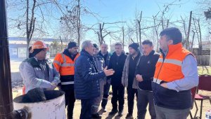 Milletvekili Şahin Tin, deprem bölgesindeki gönüllüler ve görevlilerle bir araya geldi