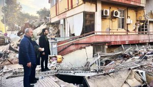 Milletvekili Şahin Tin, depremzedenin yanında