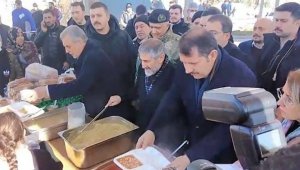 MSB: "11'inci Komando Tugayımız aralıksız sıcak yemek dağıtmayı sürdürüyor"