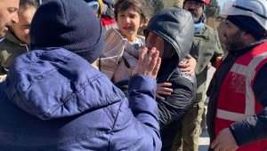 MSB: "DİSAK timimiz Kahramanmaraş'ta bir çocuğu sağ olarak kurtardı"