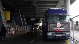 Nef Stadyumu'nda depremzedelere yardım çalışmaları devam ediyor