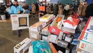 Nilüfer'de deprem bölgesine yardım için koştular