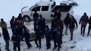 Oğlu ve gelinini Rize'ye getirmek için deprem bölgesine giden baba Sivas'taki kazada hayatını kaybetti