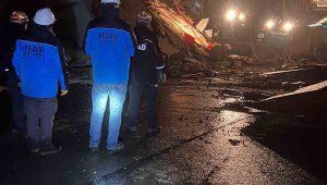 Öğrencisi ve öğretmeni enkaz altından birlikte sağ olarak kurtarıldı