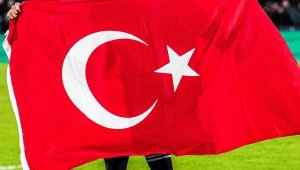 Orkun Kökçü: "Kalbim, aklım, fikrim, ülkem ile"