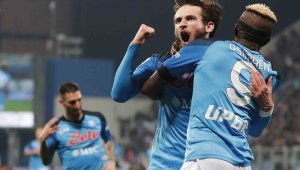 Osimhen ve Kvaratskhelia Napoli'yi sırtlıyor
