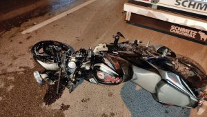 Otomobil ile çarpışan motosikletin sürücüsü yaralandı