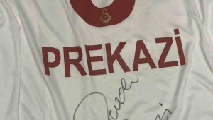 Prekazi'nin forması, depremzedeler için 210 bin TL'ye satıldı