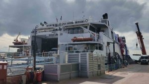 "Orhangazi" ve "Osmangazi" feribotları yardım için Hatay'a yola çıktı