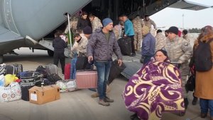 "Yaşanılan acıyı depremzedelere 'acıma' olarak yansıtmamalıyız"