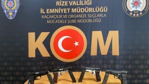 Rize'de aracında el yapımı tabancalar yakalanan şahıs tutuklandı