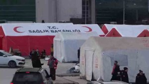 Sağlık Bakanı Koca: "10 ilimizde 77 sahra hastanesi kurduk"