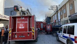 Sakarya'da Mobilyacılar Çarşısında korkutan yangın