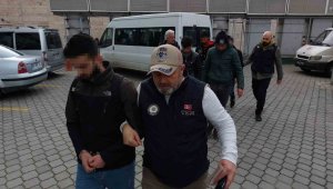 Samsun'da DEAŞ'tan gözaltına alınan 5 yabancı uyruklu adliyeye sevk edildi