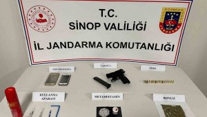 Sinop'ta otobüs yolcusu çantasında uyuşturucu ile yakalandı