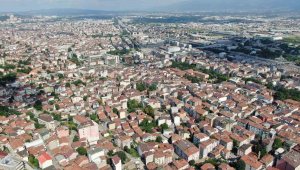 Tahir Büyükakın deprem bölgesinde açıkladı: "Bu konutların maalesef yüzde 51'i 1999 depreminden önce inşa edildi"