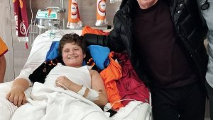 Tanju Çolak, depremzede Cihan Emir Parlak ile bir araya geldi