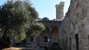 Tarihi Sarı Selim Camiinin minaresi asrın felaketine dayanamadı