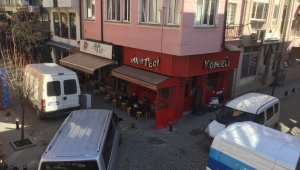 Trafik sıkışınca hem sürücüler hem de sokak sakinleri gerildi