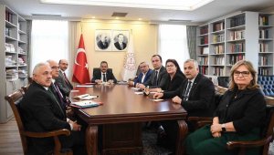 Türk Eğitim-Sen deprem bölgesinde yapılacaklara dair önerileri Bakan Özer'e sundu