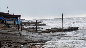 Türkeli'de şiddetli fırtına: 1 kayık battı