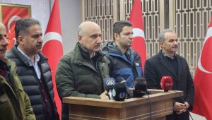 Ulaştırma ve Altyapı Bakanı Karaismailoğlu: "Adıyaman'da 896 tane vatandaşımızı kaybettik, 400 tane yaralımız var"