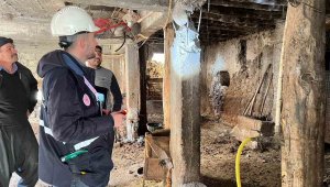Uzmanlar deprem alanında hasar tespit çalışmalarını sürdürüyor