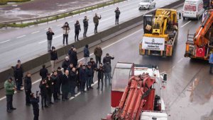 Yalova'dan deprem bölgesine 204 yardım yüklü araç gönderildi