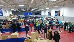 Yalova'dan gıda dolu 6 tır daha deprem bölgesine gönderildi