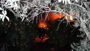 Yaşlı çift yangından komşuları sayesinde kurtuldu