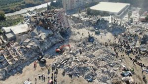 Yerle bir olan Hatay'da arama kurtarma çalışmaları havadan görüntülendi