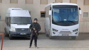 Yıkılan apartman sorumluları adliyede