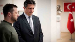 Zelenskiy, Türkiye'nin Kiev Büyükelçiliğini ziyaret etti