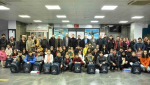 Elazığ'da 51 sporcu ve 9 antrenöre spor malzemesi dağıtıldı