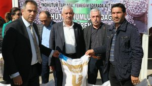 Elazığ'da çiftçilere yüzde 75 hibeli nohut tohumu dağıtımı yapıldı
