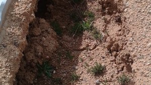 Elazığ'da yağışlar nedeniyle mezarlar çöktü