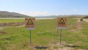 Umutlandıran görüntü, artık o tabeladan su görünüyor