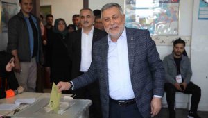 AK Parti İl Başkanı Yıldırım oyunu kullandı