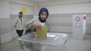 Elazığ'da oy kullanma işlemleri başladı