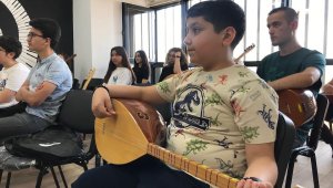 Elazığ'da bağlama kursları devam ediyor