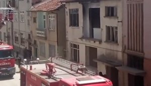 Elazığ'da çatı yangını, büyümeden söndürüldü