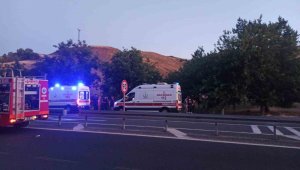 Elazığ'da otomobil şarampole uçtu: 4 yaralı