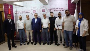 Rektör Göktaş başaralı akademisyenleri ödüllendirdi