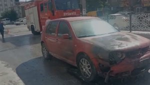 Elazığ'da seyir halindeki araç yandı