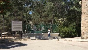 Farkındalık için çöp toplayan miniklerden büyüklerine çağrı: ''Herkes sigarayı bıraksa, böyle izmarit olmaz ve çevre tertemiz olur''