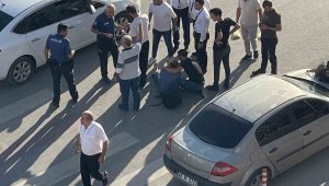 Elazığ'da minibüsün çarptığı kadın yaralandı