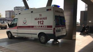 Mahallede alkol alan şahısları uyaran muhtar bıçaklandı