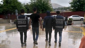 Elazığ'da 24 yıl kesinleşmiş hapis cezası bulunan 3 zanlı tutuklandı