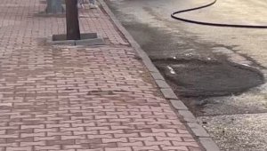 Elazığ'da seyir halindeki otomobil yandı