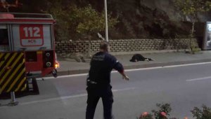 Genç kadın kayalıklardan kendini boşluğa bıraktı: O anlar kamerada
